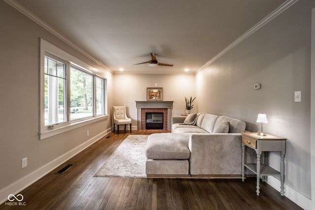 650 Mulberry Street, Zionsville, IN 46077