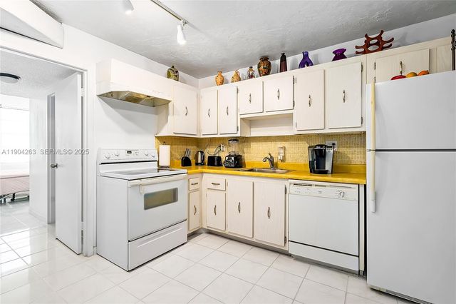 301 174th Street 2208, Sunny Isles Beach, FL 33160