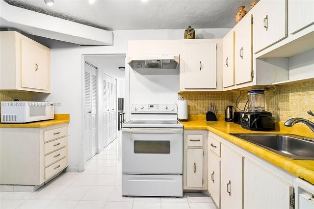 301 174th Street 2208, Sunny Isles Beach, FL 33160