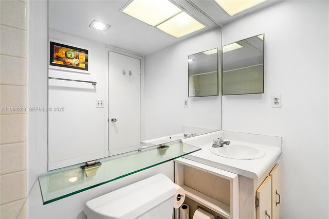 301 174th Street 2208, Sunny Isles Beach, FL 33160