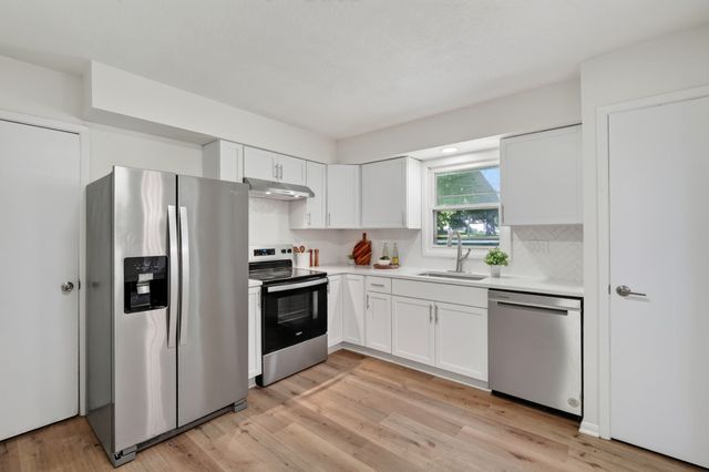 1204 29th Street, West Des Moines, IA 50266