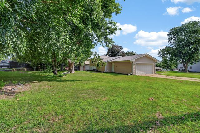 1204 29th Street, West Des Moines, IA 50266
