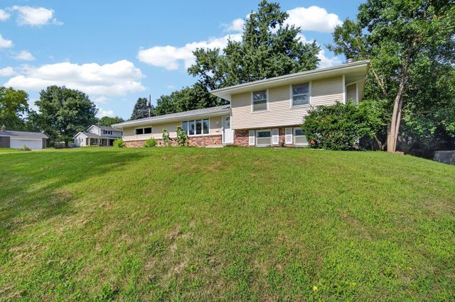 1204 29th Street, West Des Moines, IA 50266