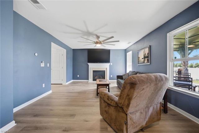 216 Sunny Lake RD, Moyock, NC 27958