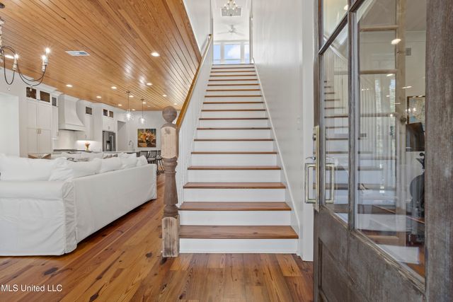 122 Felicity Street, Bay Saint Louis, MS 39520