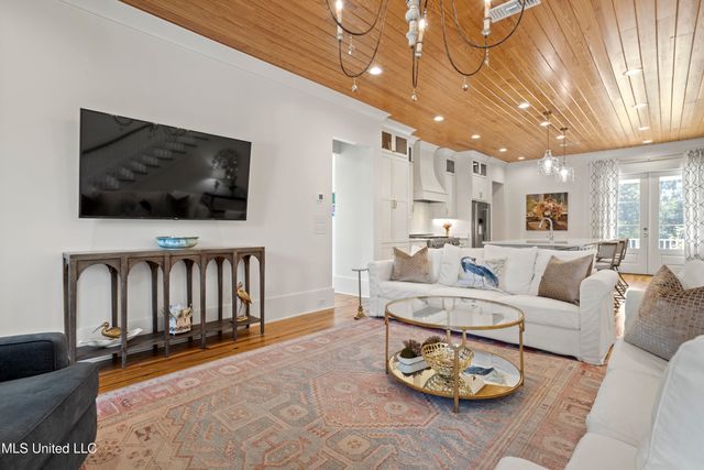 122 Felicity Street, Bay Saint Louis, MS 39520