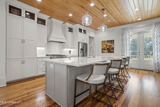 122 Felicity Street, Bay Saint Louis, MS 39520