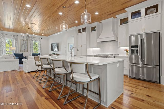 122 Felicity Street, Bay Saint Louis, MS 39520