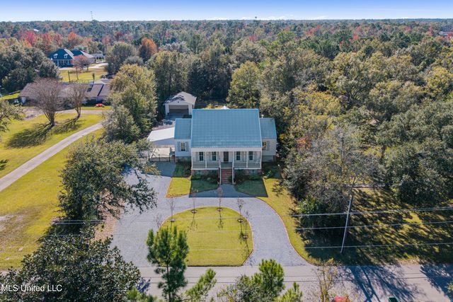 122 Felicity Street, Bay Saint Louis, MS 39520