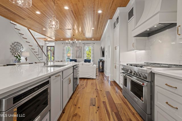 122 Felicity Street, Bay Saint Louis, MS 39520