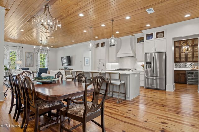 122 Felicity Street, Bay Saint Louis, MS 39520