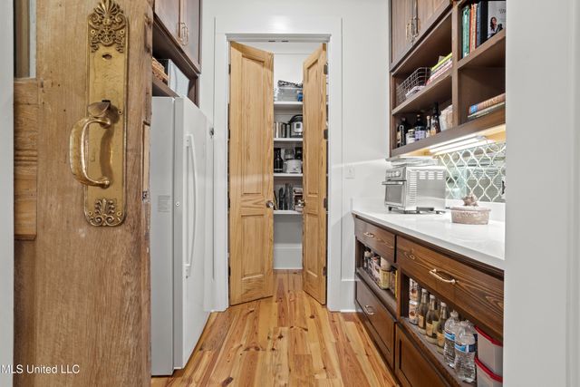 122 Felicity Street, Bay Saint Louis, MS 39520