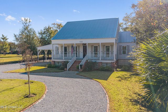 122 Felicity Street, Bay Saint Louis, MS 39520