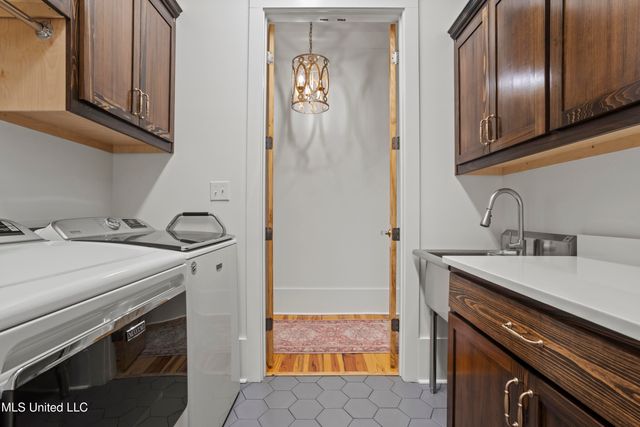 122 Felicity Street, Bay Saint Louis, MS 39520