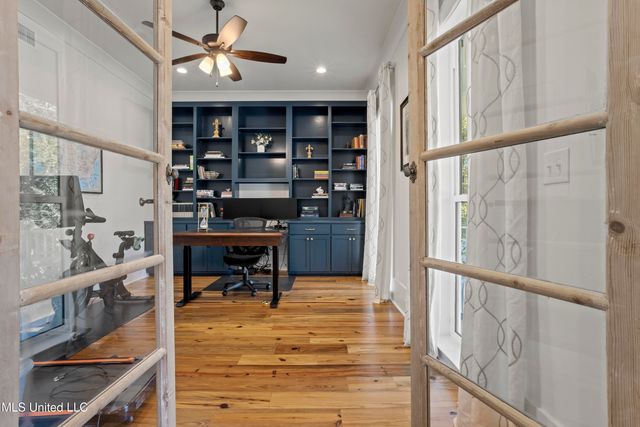 122 Felicity Street, Bay Saint Louis, MS 39520