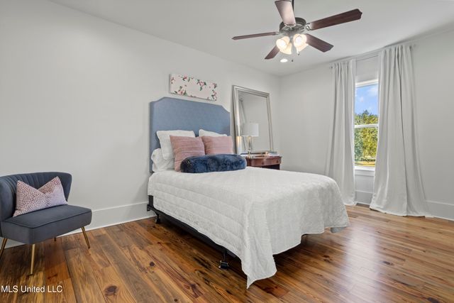 122 Felicity Street, Bay Saint Louis, MS 39520