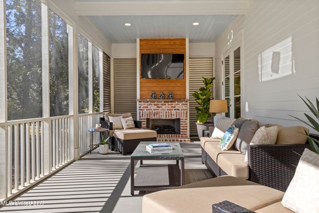 122 Felicity Street, Bay Saint Louis, MS 39520