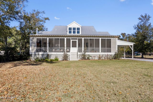 122 Felicity Street, Bay Saint Louis, MS 39520