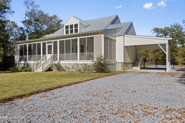 122 Felicity Street, Bay Saint Louis, MS 39520