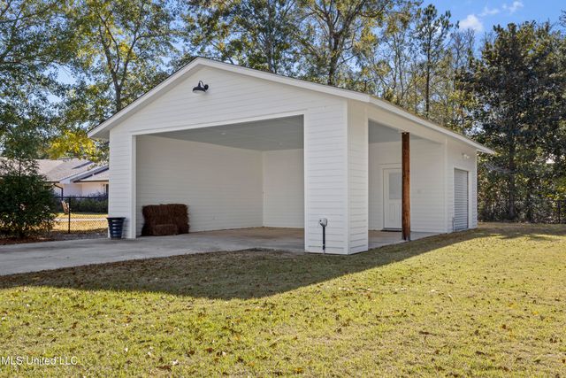 122 Felicity Street, Bay Saint Louis, MS 39520