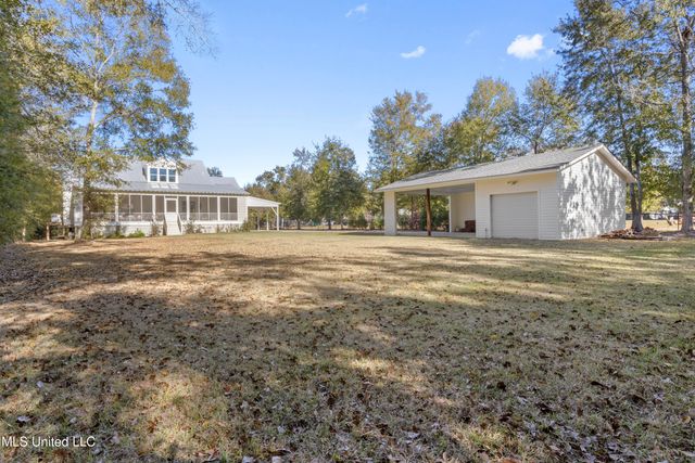 122 Felicity Street, Bay Saint Louis, MS 39520