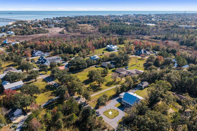 122 Felicity Street, Bay Saint Louis, MS 39520