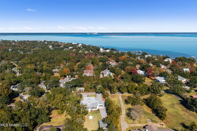 122 Felicity Street, Bay Saint Louis, MS 39520