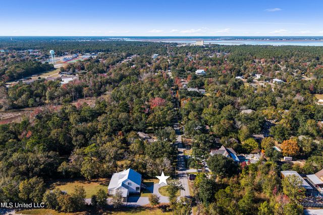 122 Felicity Street, Bay Saint Louis, MS 39520