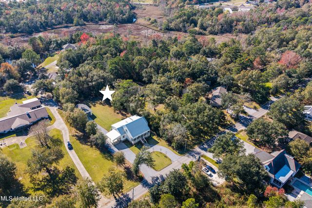 122 Felicity Street, Bay Saint Louis, MS 39520