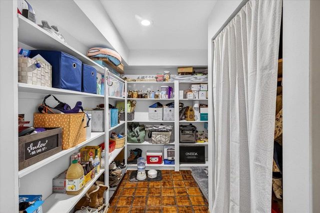 3009 Post Road, Madison, WI 53713