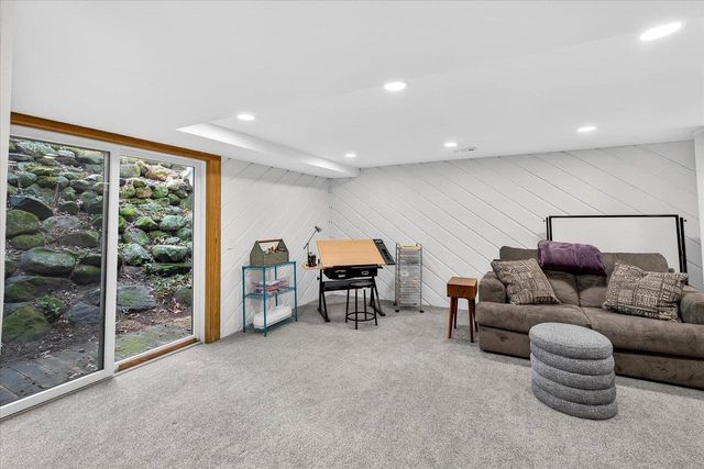 3009 Post Road, Madison, WI 53713