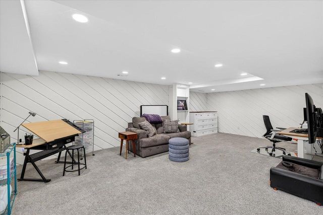 3009 Post Road, Madison, WI 53713