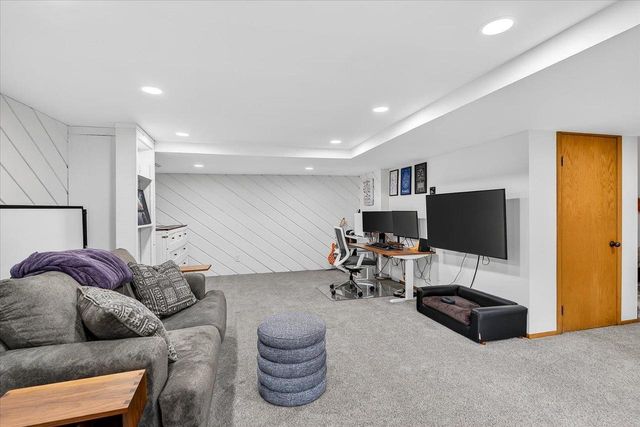 3009 Post Road, Madison, WI 53713