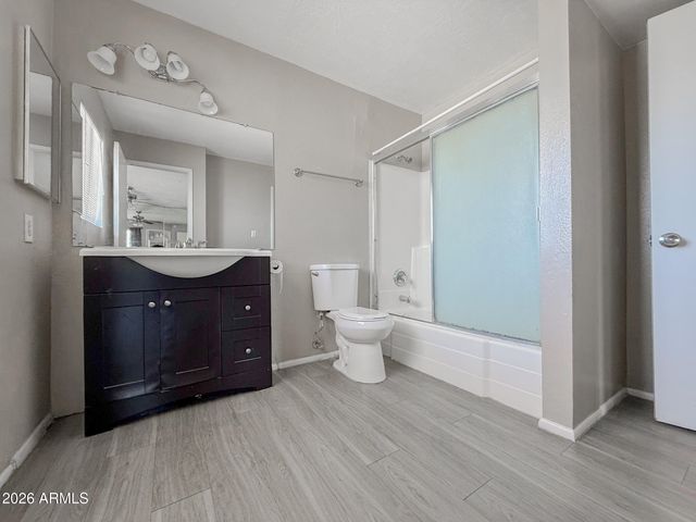 5172 W OLIVE Avenue, Glendale, AZ 85302