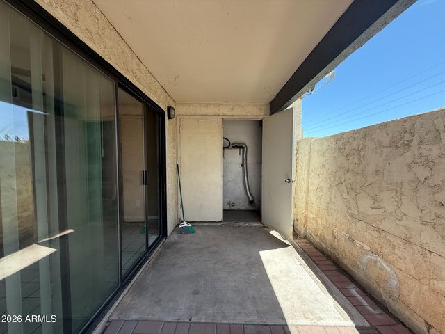 5172 W OLIVE Avenue, Glendale, AZ 85302