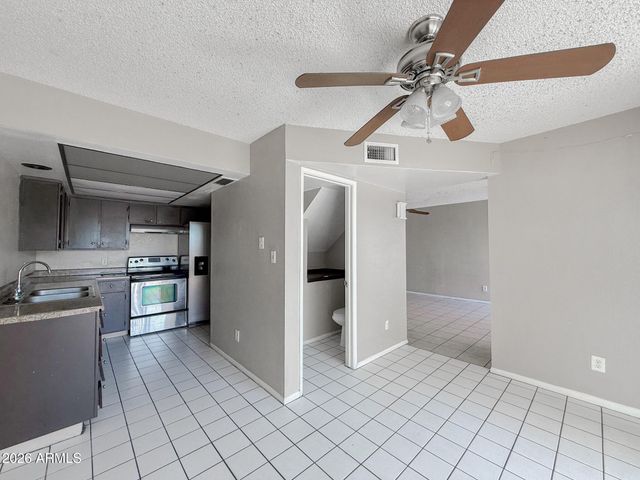 5172 W OLIVE Avenue, Glendale, AZ 85302
