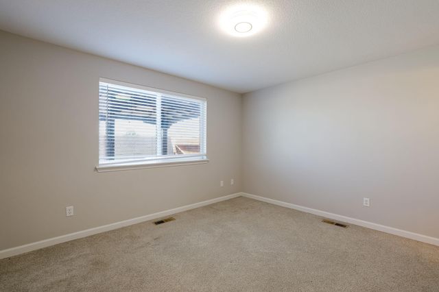 516 SE Ponderosa Drive, Madras, OR 97741