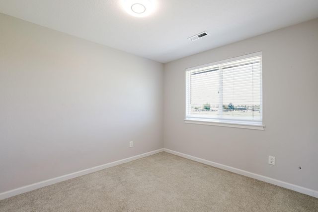 516 SE Ponderosa Drive, Madras, OR 97741
