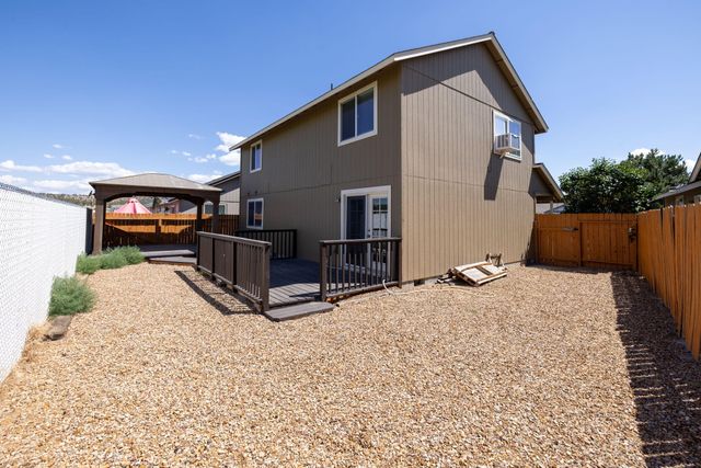 516 SE Ponderosa Drive, Madras, OR 97741