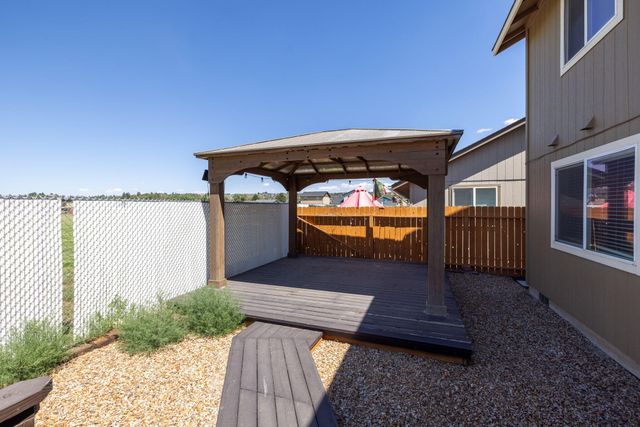 516 SE Ponderosa Drive, Madras, OR 97741
