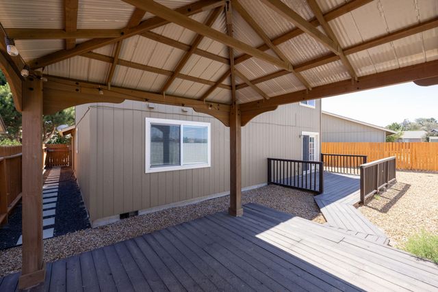 516 SE Ponderosa Drive, Madras, OR 97741
