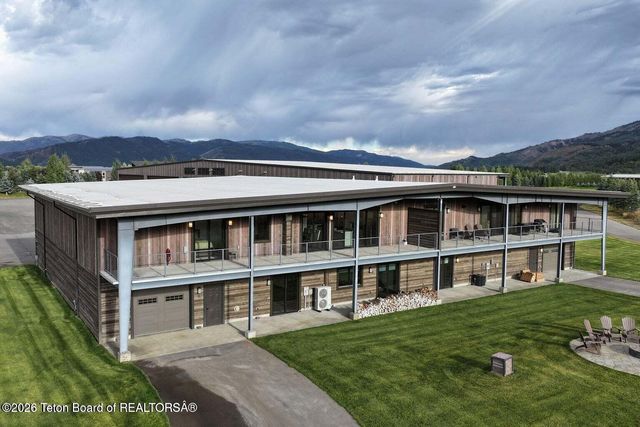 19 DIAMANDIS Drive, Alpine, WY 83128