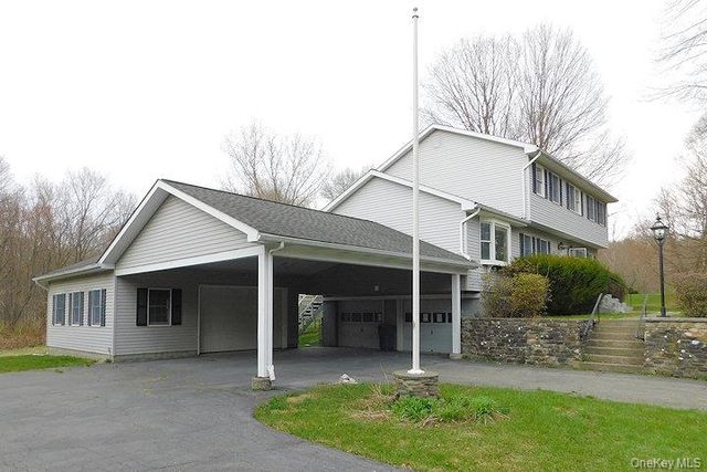 83 Hunt Road, Wallkill, NY 12589