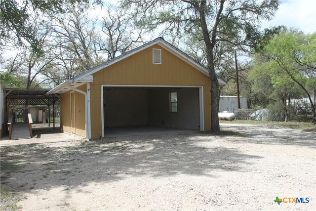 936 Fm 1185, Lockhart, TX 78644