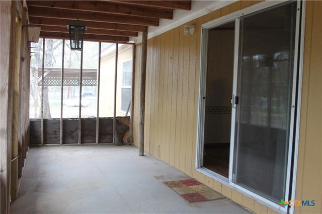 936 Fm 1185, Lockhart, TX 78644