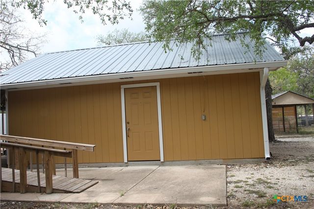 936 Fm 1185, Lockhart, TX 78644