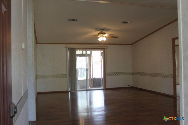 936 Fm 1185, Lockhart, TX 78644
