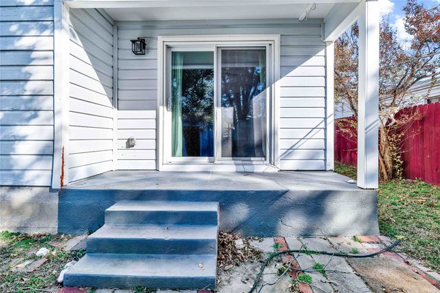 2916 Livingston Avenue, Fort Worth, TX 76110