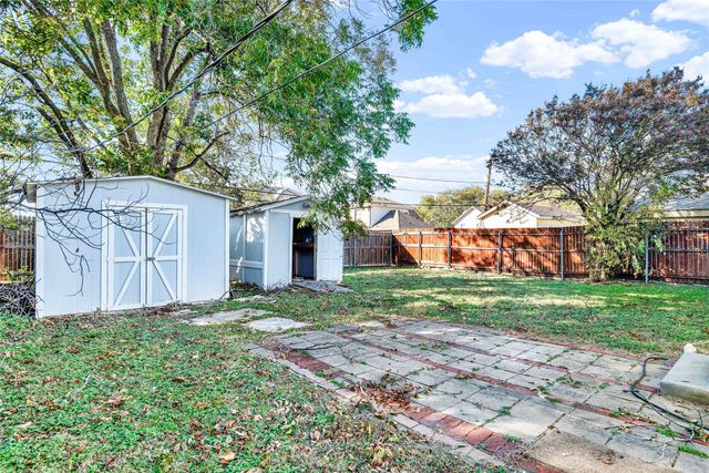 2916 Livingston Avenue, Fort Worth, TX 76110