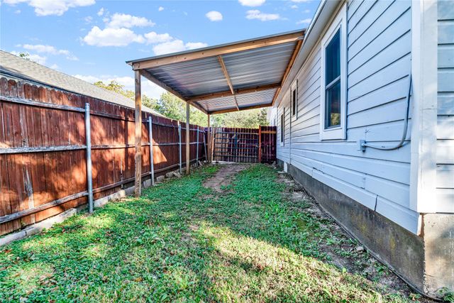 2916 Livingston Avenue, Fort Worth, TX 76110